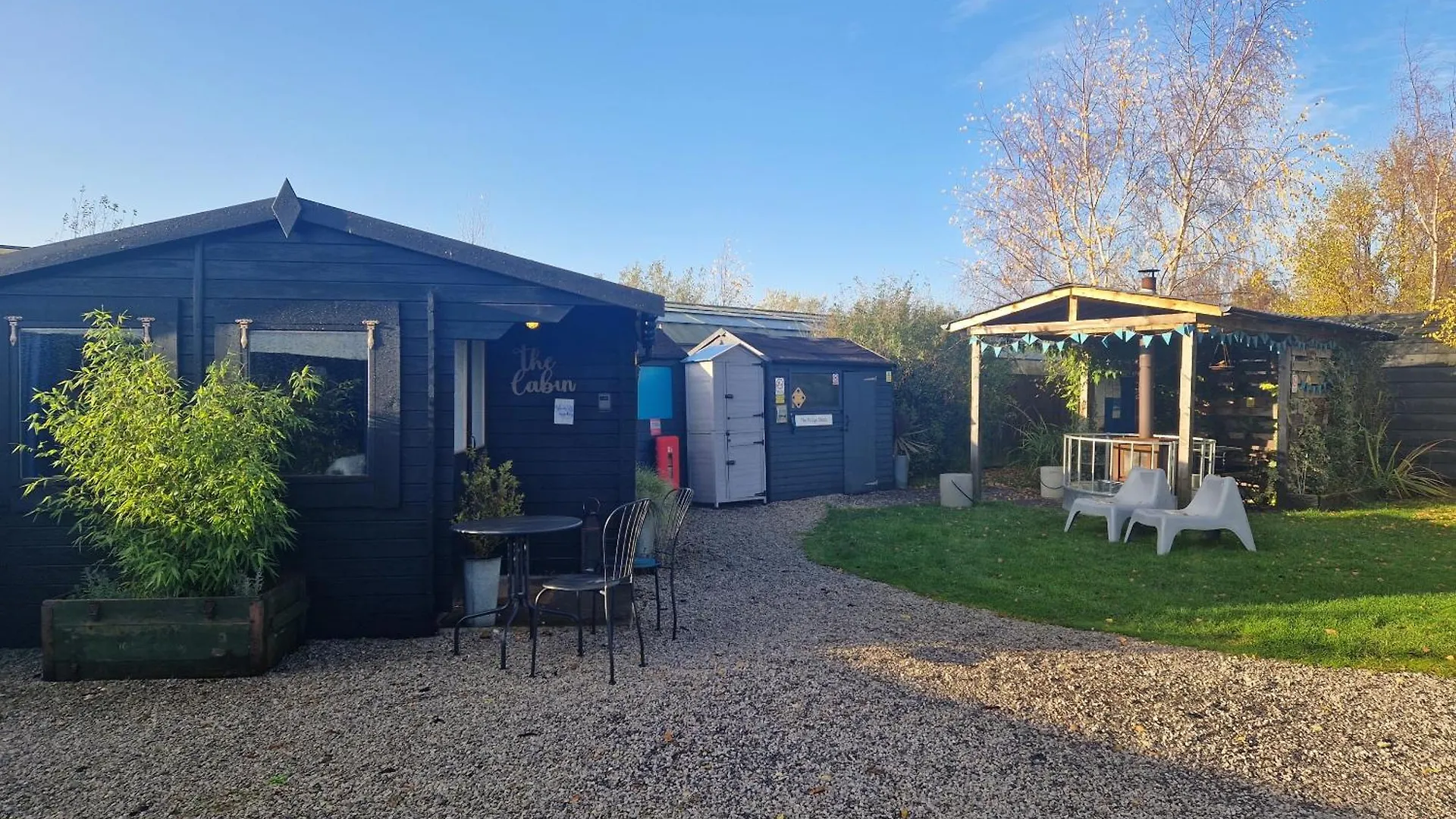 The Little Hide - Adult Only Camping Pods Wigginton